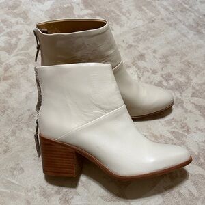 Nisolo Dari Cream Ankle Boots NWOB (8.5) retail $250